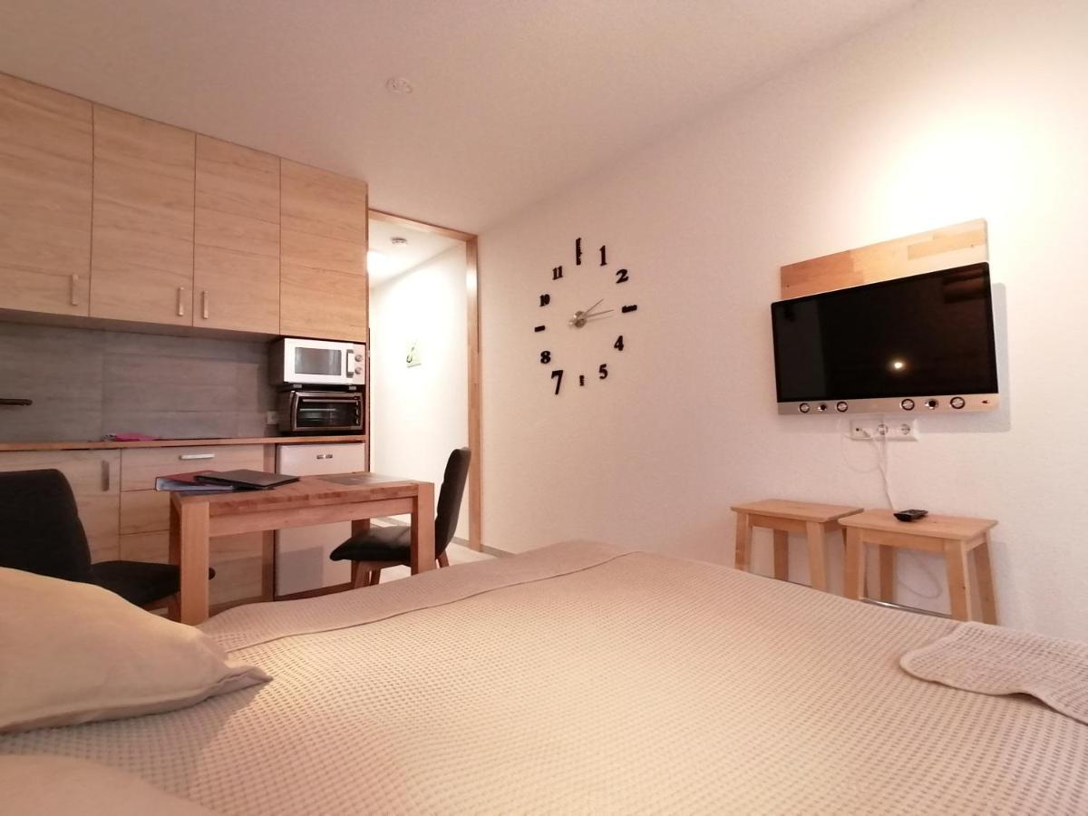Studio 20Qm Mit Balkon Und Innenpool - 22040 Schluchsee Exterior photo